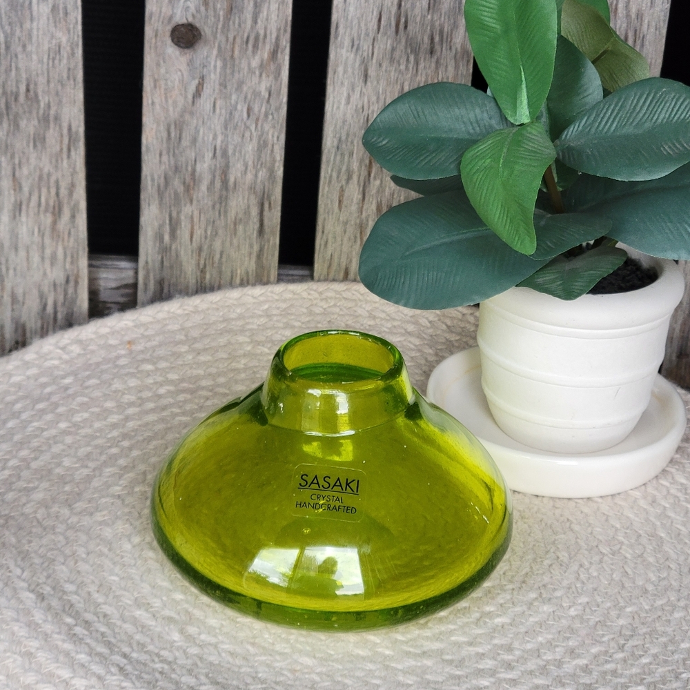 SASAKI crystal green handcrafted bud vase - Picture 4 of 7